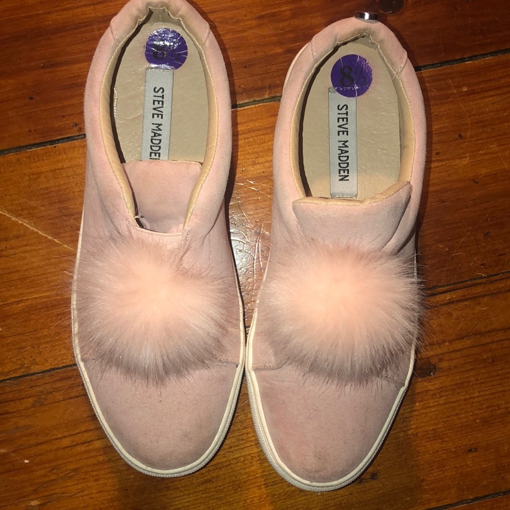 Steve Madden Pink Pom-Pom Sneaker | Size 8.5